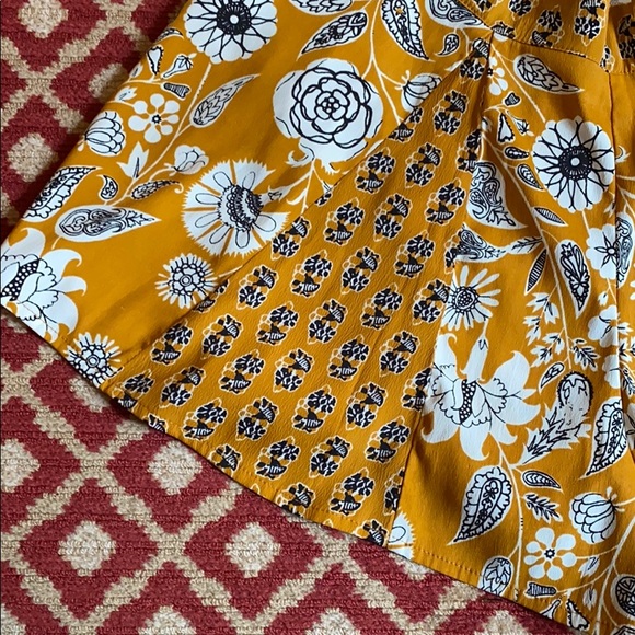 Urban Outfitters Shorts - Picture 3 of 4